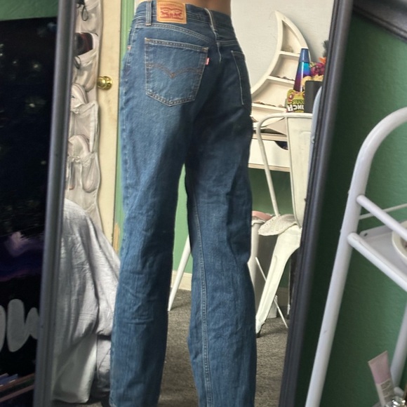Levis Low Straight leg Jeans! - Picture 2 of 4